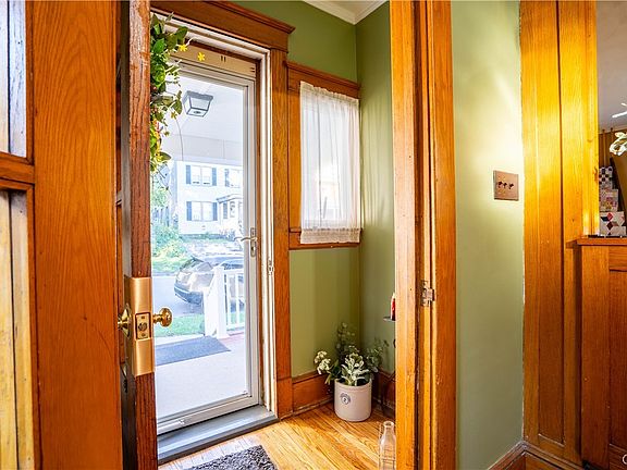 5th image of 11 Burwell St
