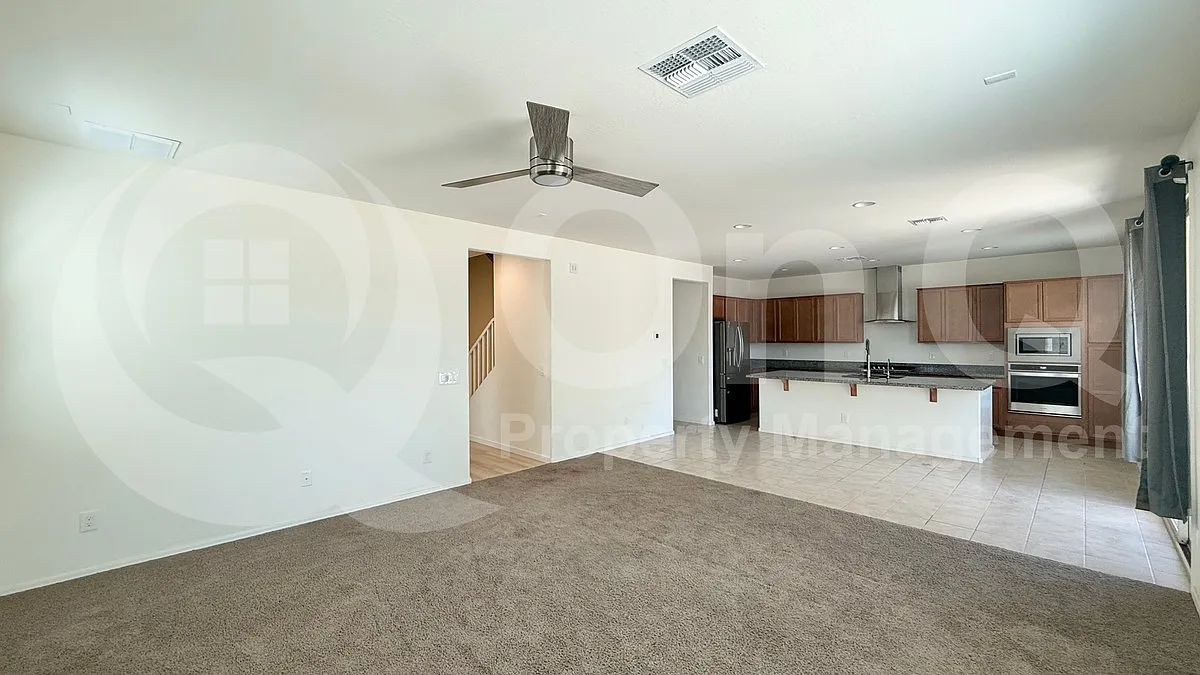 Studio, 4.0 bath, 2939 sqft, $3,250 — Photo 4