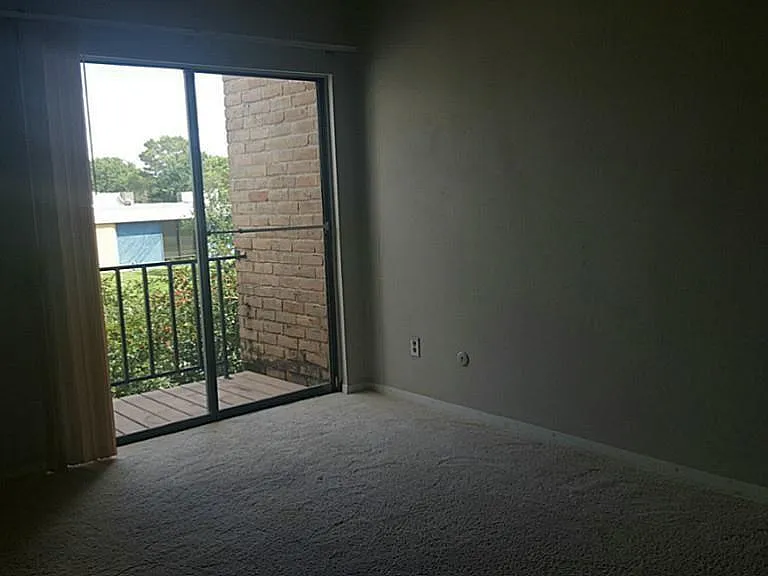 10104 Waterstone Dr — Photo 13