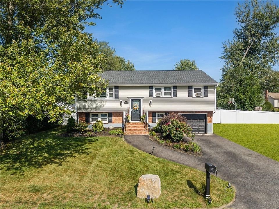 1st image of 140 Tosca Dr
