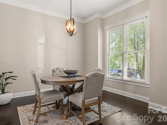 5th image of 613 Bracket St #522