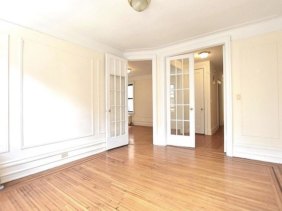 5th image of 256 Seaman Ave #3