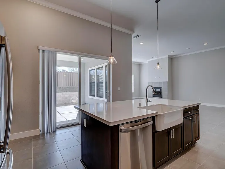 924 Solarium Dr — Photo 18