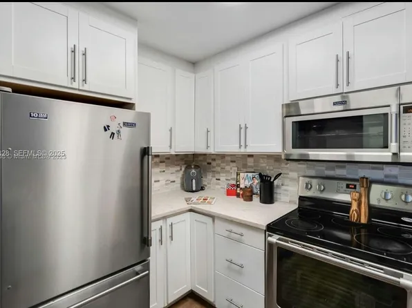 7173 Orange Dr APT 214B, Davie, FL 33314