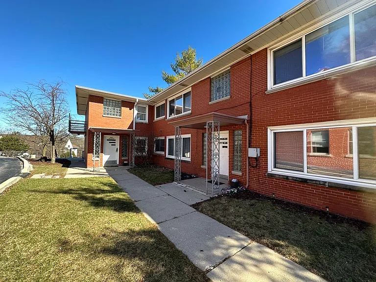 N87W16564 Appleton Ave.(6 Unit) — Photo 8