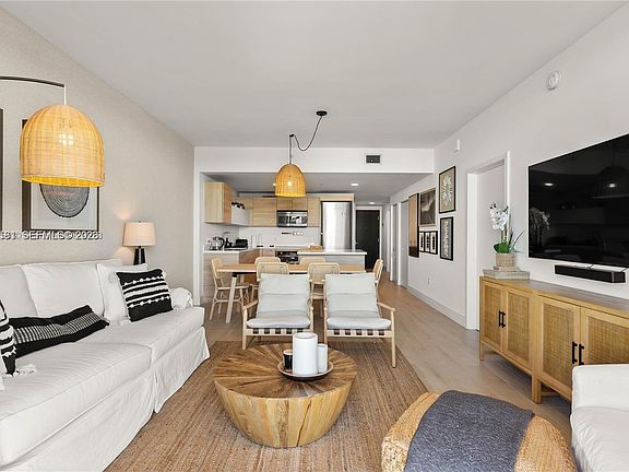 5th image of 16385 Biscayne Blvd Unit 2406