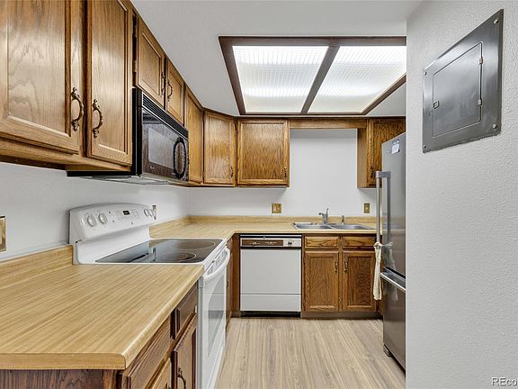 5th image of 15350 E Arizona Avenue #208
