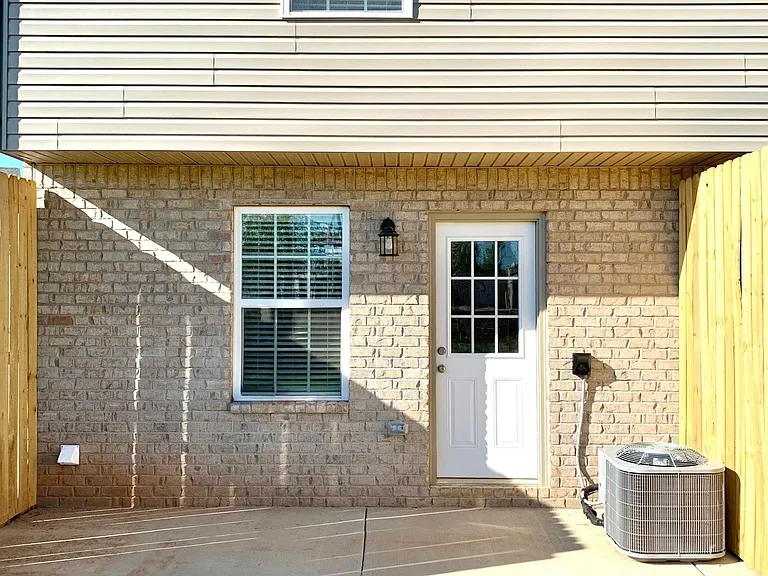 915 Sinclair Dr — Photo 30