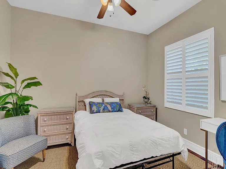 2230 Seaside St — Photo 23