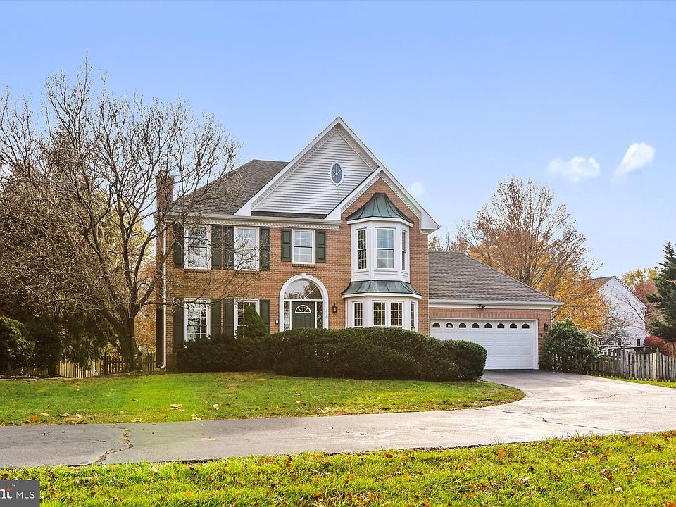 1st image of 316 Whitney Pl NE