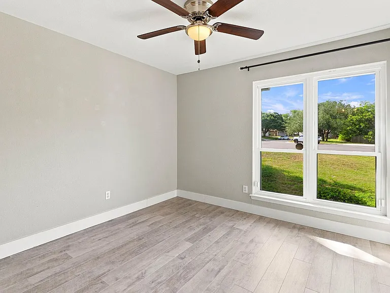 12713 Rhea Ct — Photo 24