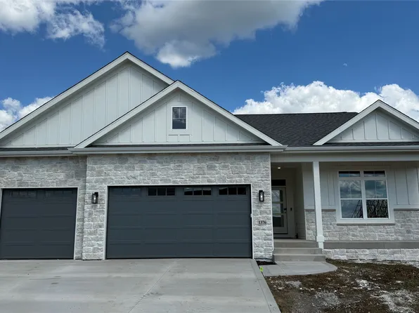 1376 S Lotus Pl, West Des Moines, IA 50266
