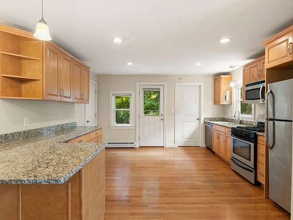 3rd image of 54 Desoto Rd #3