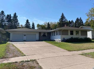 68 Hays Cir, Silver Bay, MN 55614