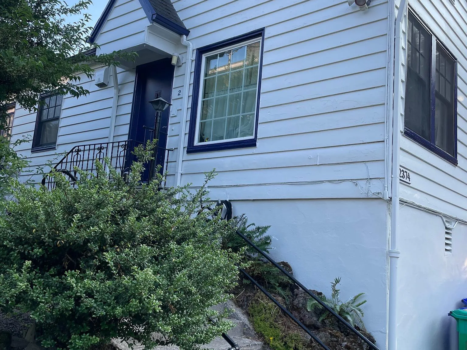 2374 NW Northrup St — Photo 2
