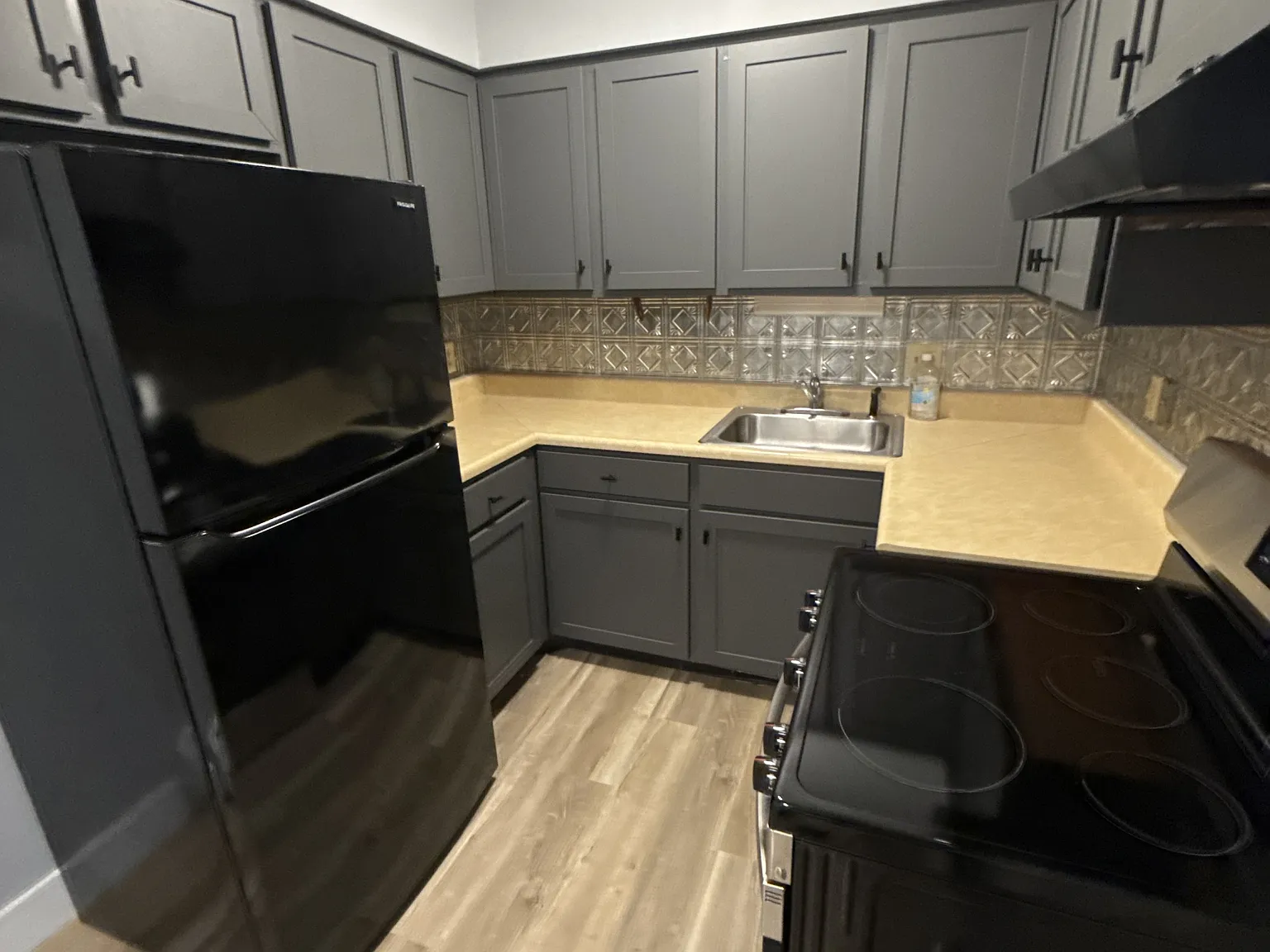 Peck Apartments - 12 — Photo 3