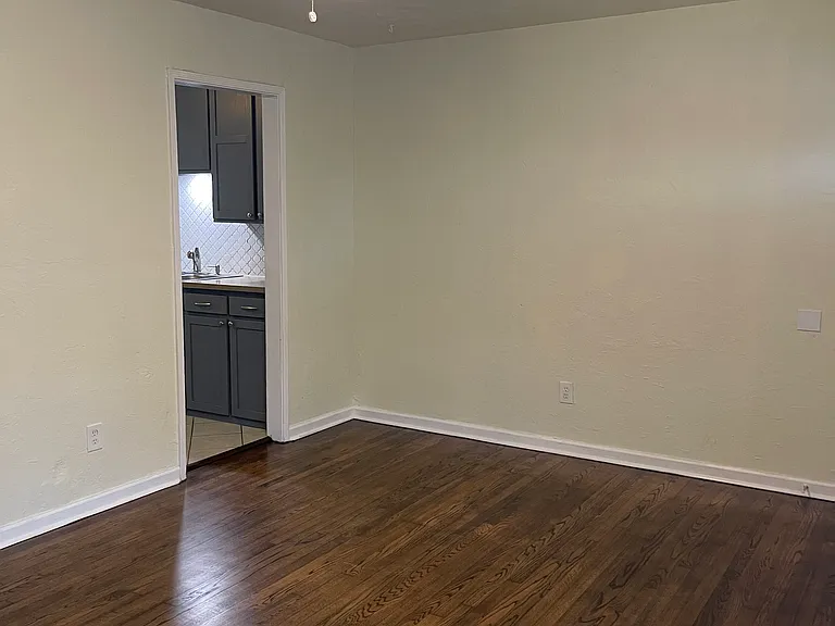 513 S Midwest Blvd — Photo 6