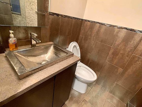 5th image of 345 E 61st St APT 2C
