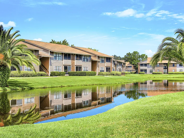 Bentley Green Apartment Homes — Photo 10