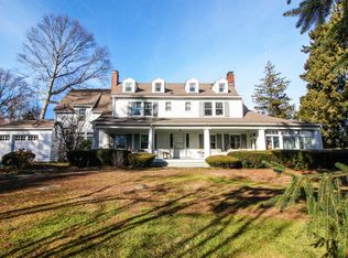 26 Hillside Rd, New London, CT 06320