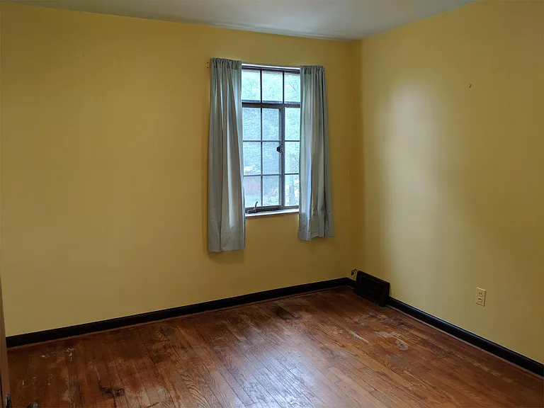 20696 Washtenaw St — Photo 9