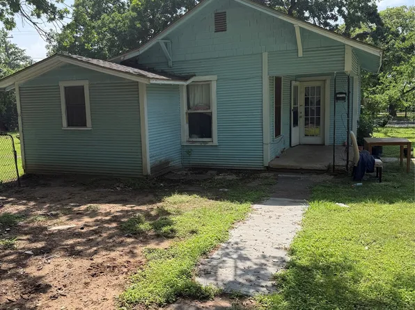 3300 Baylor St, Fort Worth, TX 76119