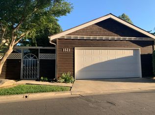 1521 E Castlecrest Ave, Visalia, CA 93292