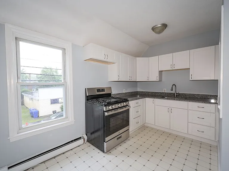 736 Maple St #2 — Photo 10