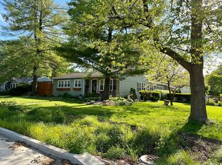 101 Elmwood Dr, Champaign, IL
