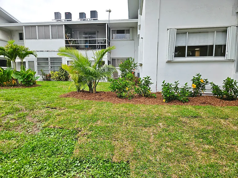 1950 Lake Osborne Dr #3 — Photo 20