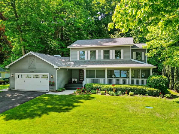 12305 Bluff Rd, Traverse City, MI 49686