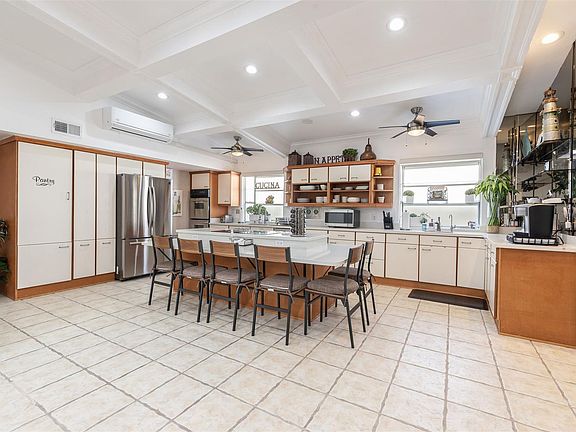 5th image of 17220 Courtney Ln