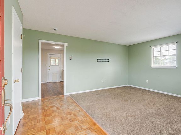 4th image of 432 Broyles Ln