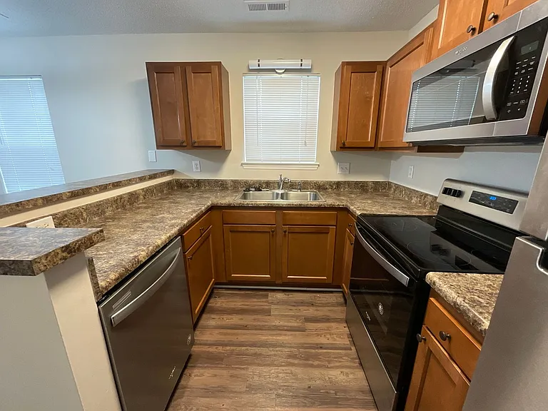 Meridian Park Apartments — Photo 87