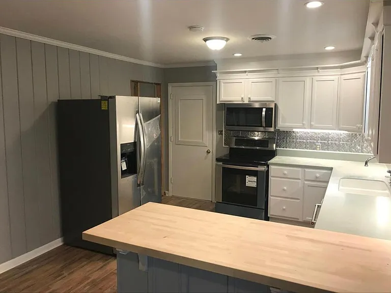2232 S Berrys Chapel Rd — Photo 3
