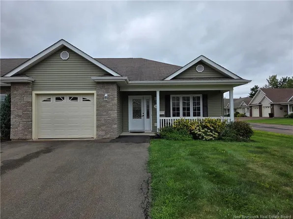 26 Adelie Ln, Moncton, NB E1A 0N5