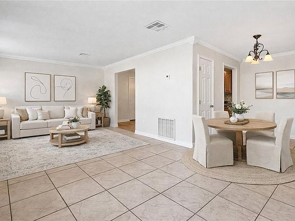 3rd image of 2209 Green Acres Rd