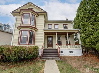 32 High St, Blairstown, NJ 07825