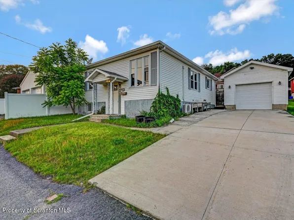 211 Hill St, Dupont, PA 18641