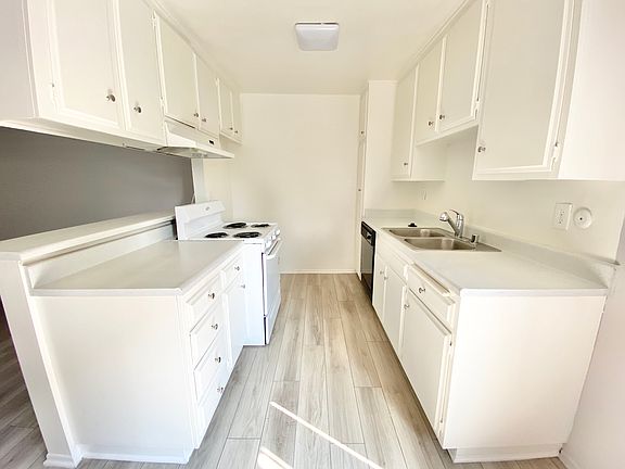 4th image of 3339 S Canfield Ave APT 211