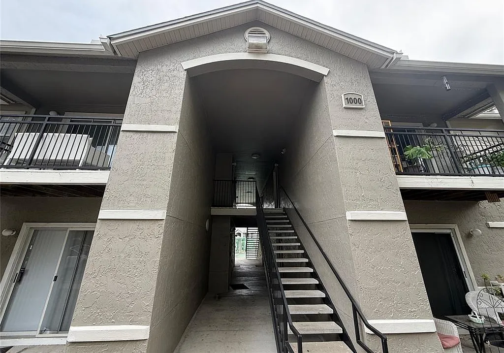 2 bed, 2.0 bath, 950 sqft, $1,600 — Photo 1