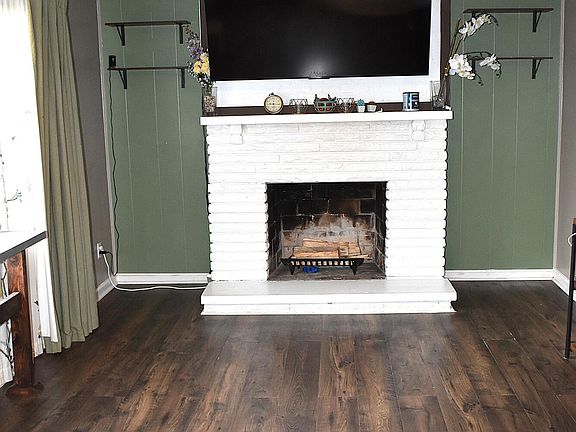 3rd image of 1507 Roanoke Rd