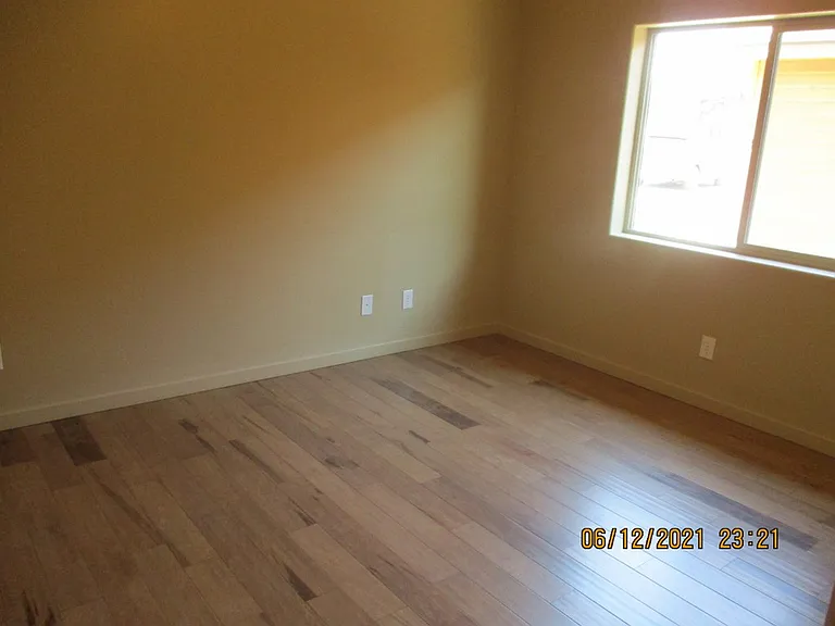 2012 N Lake Breeze Rd — Photo 8