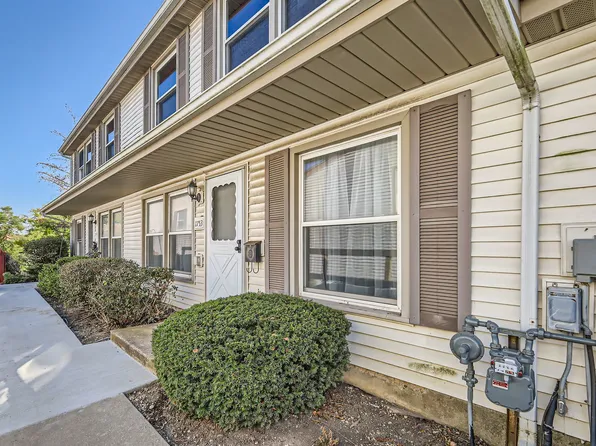 1753 Marquette Ln, Hoffman Estates, IL 60169