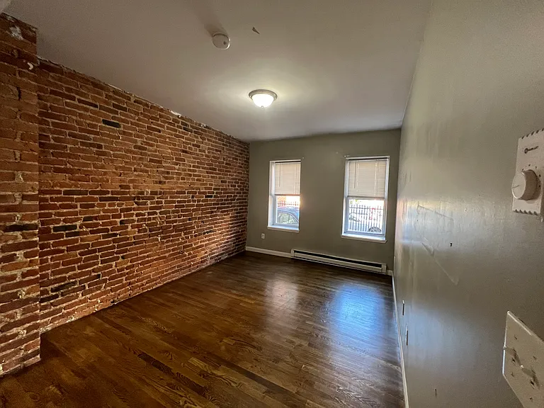 4 Michelangelo St #2 — Photo 21