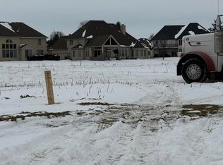 9244 Summer Song Ln, Sylvania, OH 43560