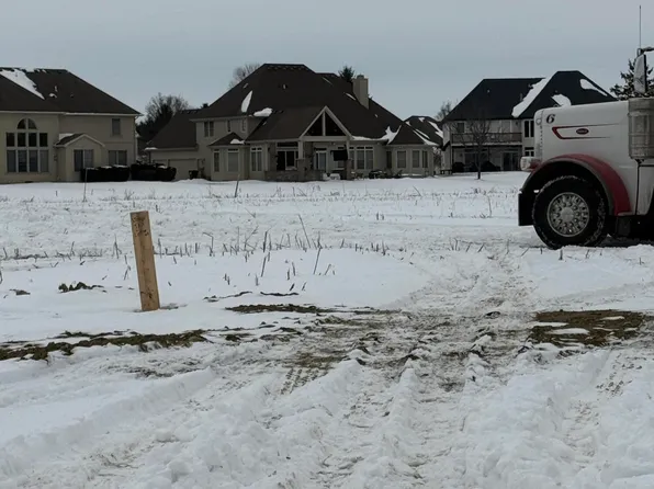 9244 Summer Song Ln, Sylvania, OH 43560