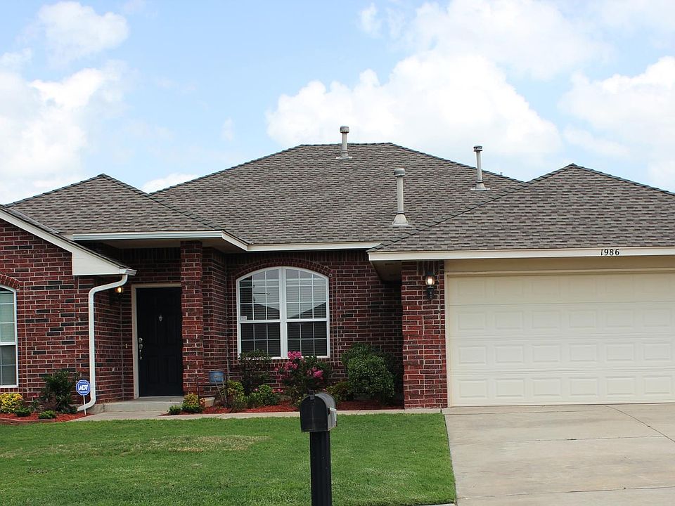 Front view - now has new fencing