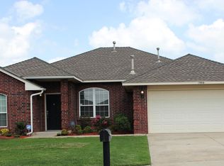 1986 Pleasant Ridge Ct, Edmond, OK 73012