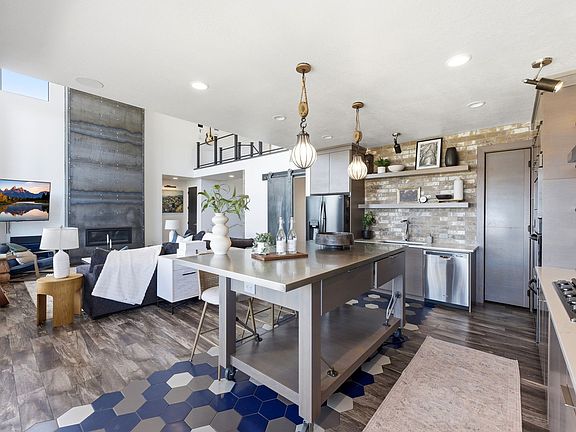 5th image of 454 S Buffalo Ranch Rd W